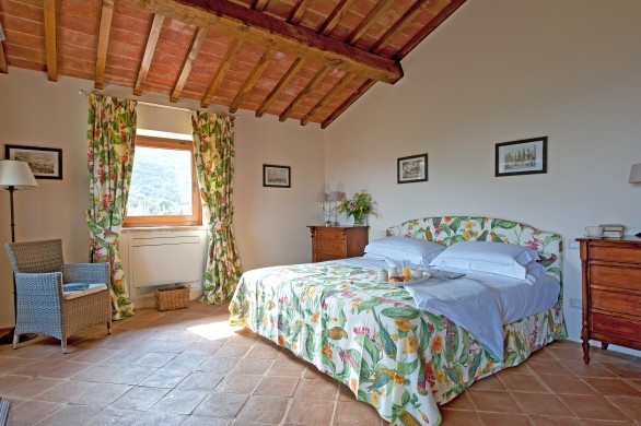 Italy:Umbria:Perugia:ITPG03_VillaRita:bedroom02.jpg