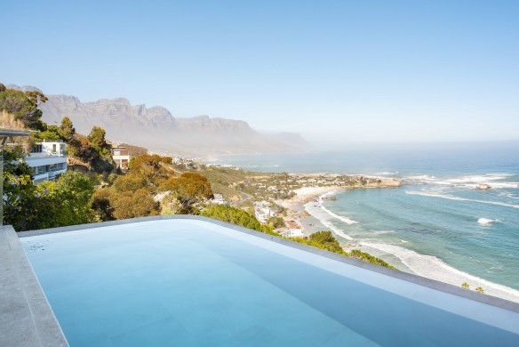 SouthAfrica:CapeTown:KloofRoad_VillaOceania:pool.jpg