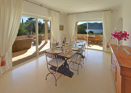 France:Corsica:PortoVecchio:RL51_VillaEli:diningroom.jpg