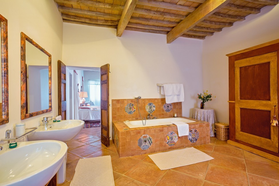 Italy:Umbria:Perugia:ITPG25_VillaFiaba:bathroom6.jpg