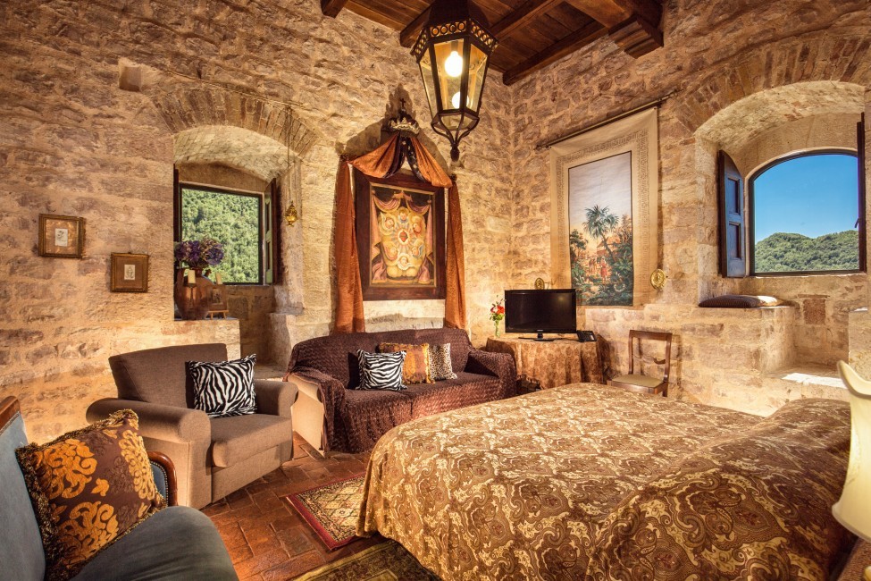 Italy:Umbria:Assisi:ITPG21_CastelloFoligno:bedroom03.jpg