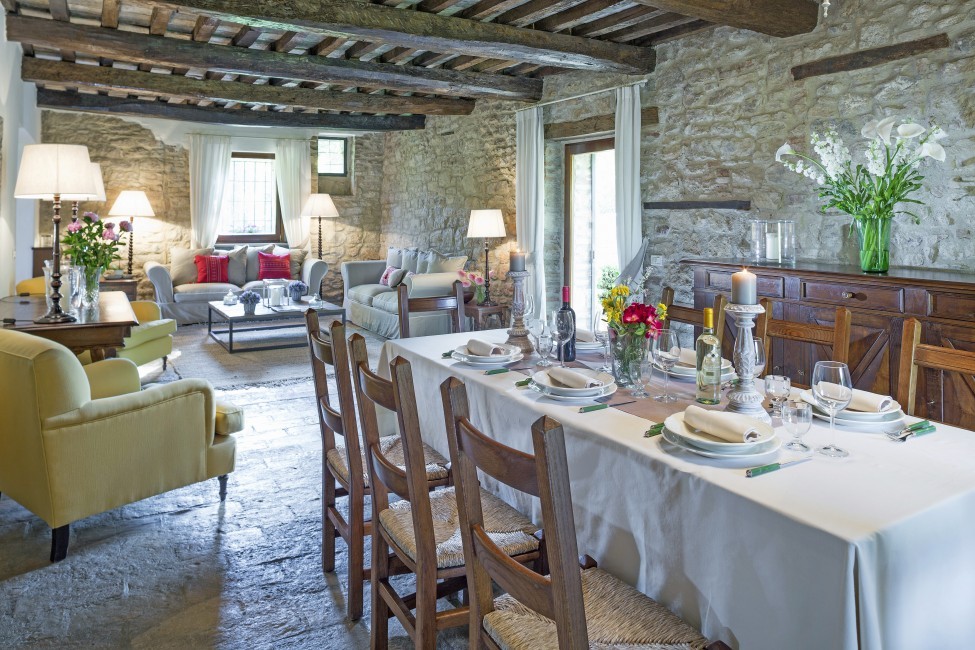 Italy:Umbria:Perugia:ITPG04_VillaRegina:diningroom01.jpg