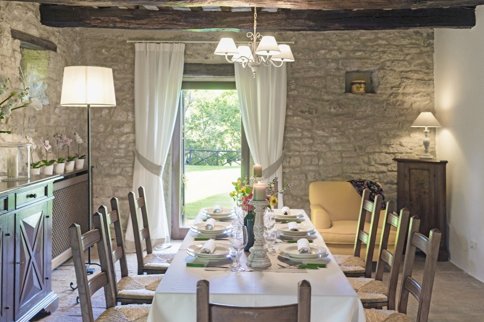 Italy:Umbria:Perugia:ITPG04_VillaRegina:diningroom02.jpg