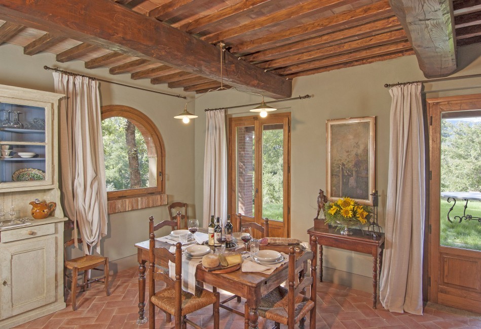 Italy:Tuscany:Arezzo:ITAROO3_Aria:Cottage2_Kitchen.jpg