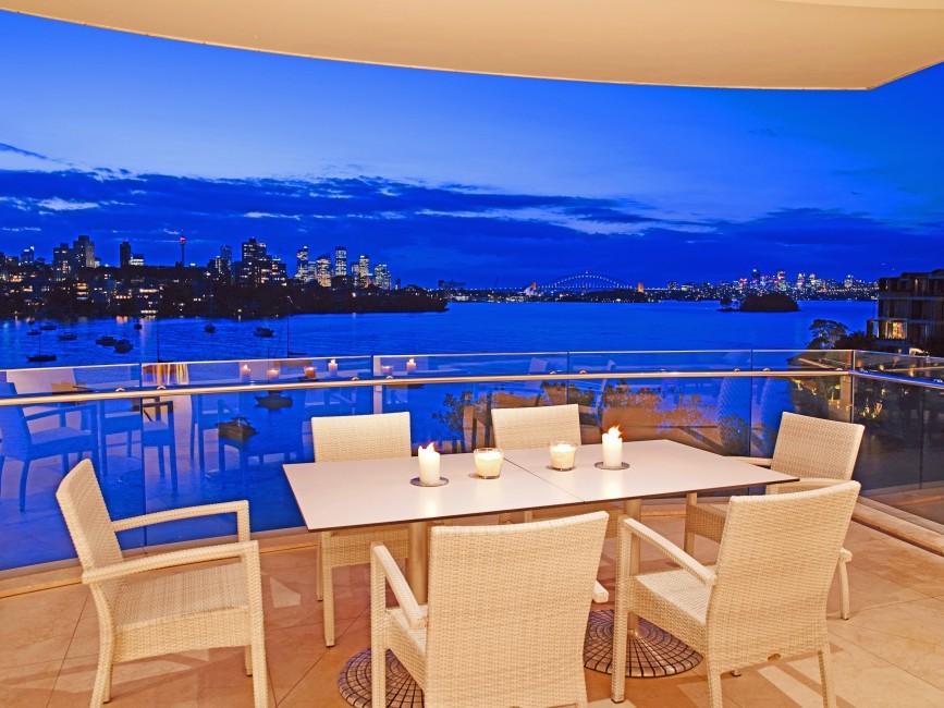 Australia:Sydney:TheSienna_ApartmentVictoria:balcony3.jpg