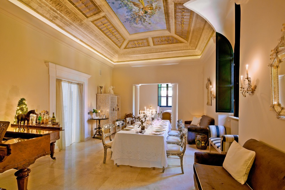 Italy:Tuscany:Siena:ITSI12_VillaOra:diningroom2.jpg