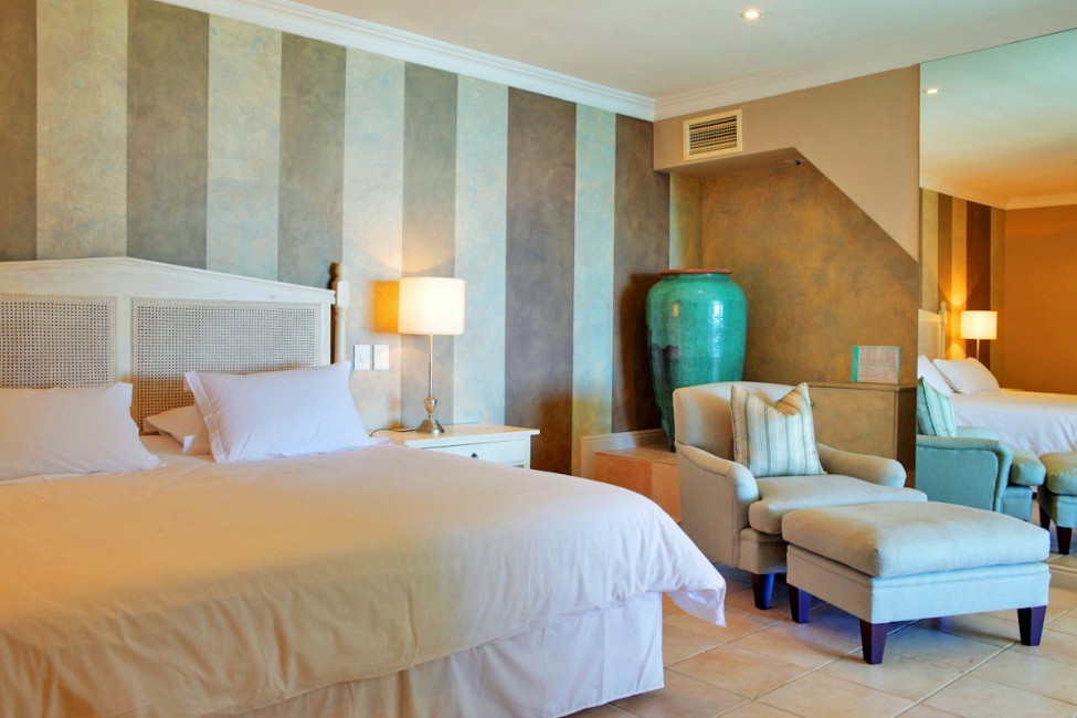 SouthAfrica:CapeTown:Silva_ApartmentSylvanna:bedroom35.jpg