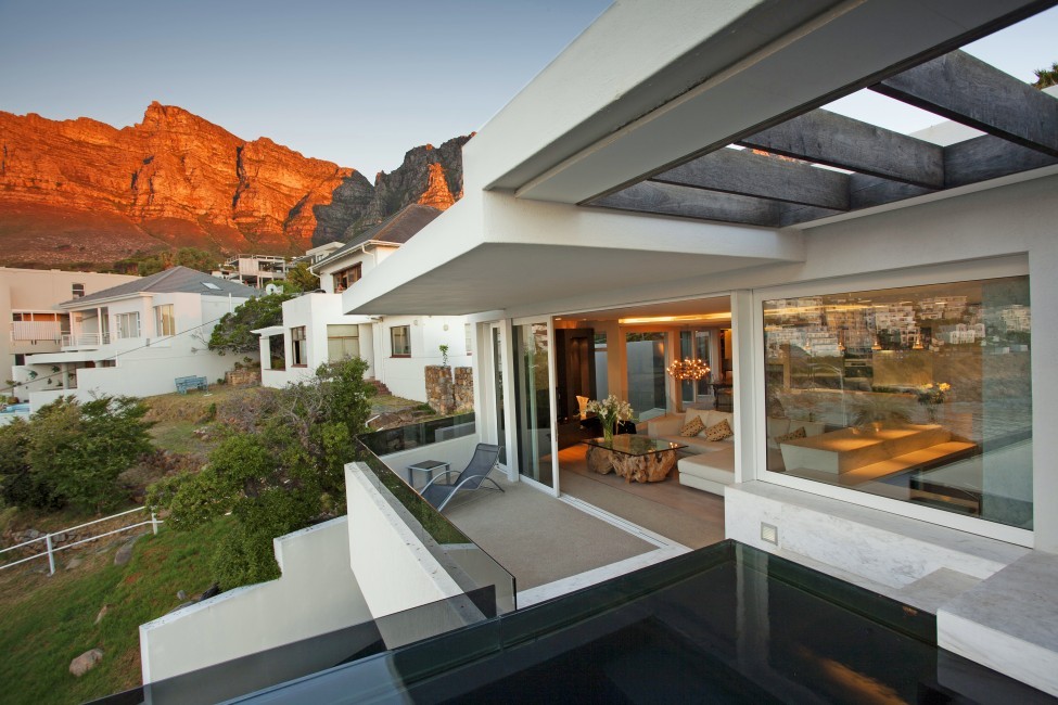 SouthAfrica:CapeTown:EbbTide_PenthouseElla:balcony10.jpg