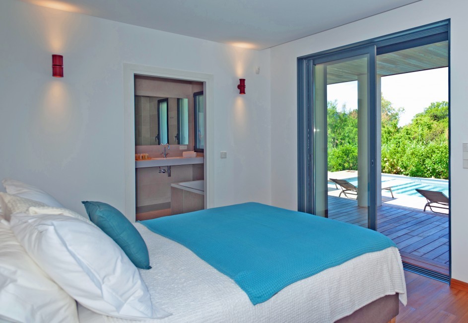 France:Corsica:PortoVecchio:RL203_VillaLacie:bedroom(44).jpg