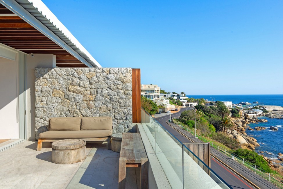 SouthAfrica:CapeTown:Rock_ApartmentRoxey:terrace87.jpg