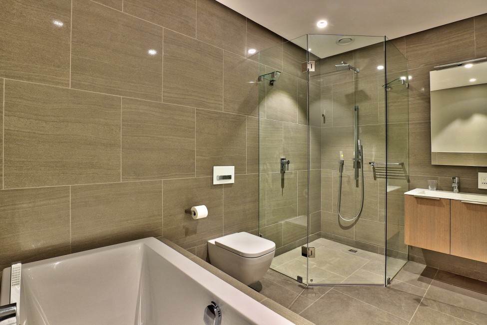 SouthAfrica:CapeTown:CliftonTerraces_ApartmentAzure:bathroom17.jpg