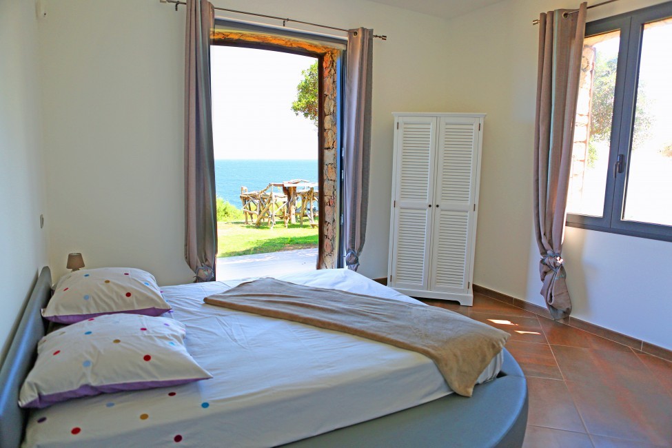 France:Corsica:Rondinara:RL223_VillaRemy:bedroom08.jpg