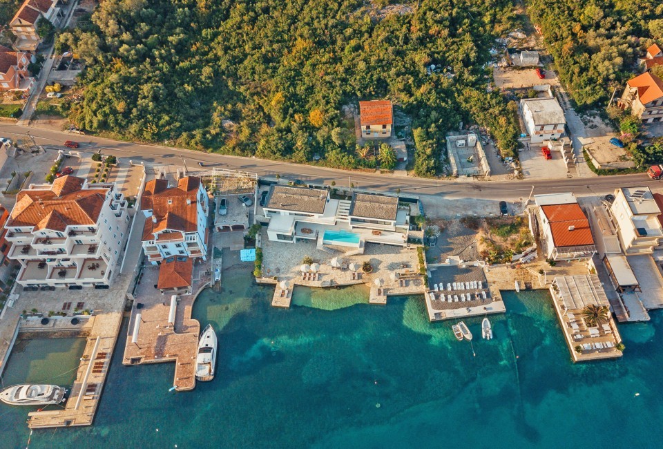 Montenegro:Tivat:VillaAri:aerialview06.jpg
