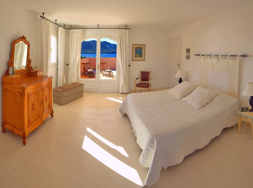 France:Corsica:PortoVecchio:RL51_VillaEli:bedroom1.jpg