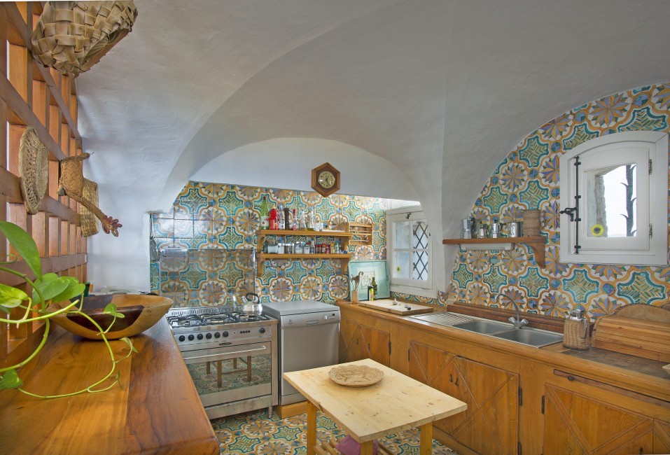 Italy:Sardinia:PortoRotondo:VillaVolpe_VillaVioletta:kitchen442.jpg