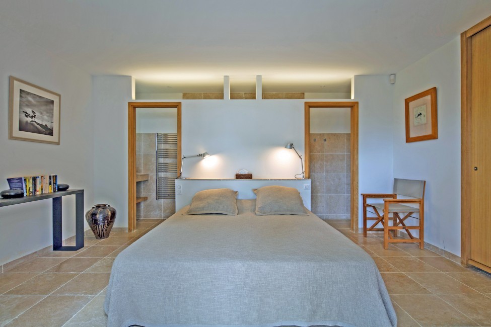 France:St. Tropez:VillaFika_VillaFrancine:bedroom11.jpg