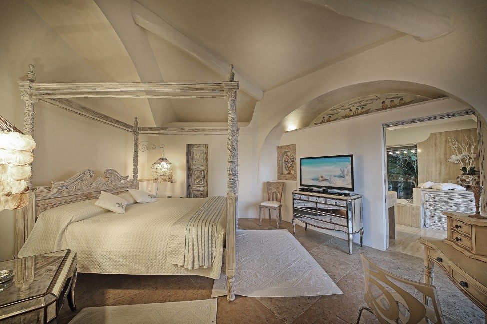 Italy:Sardinia:PortoCervo:VillaAnnette_VillaAnita:bedroom368.jpg