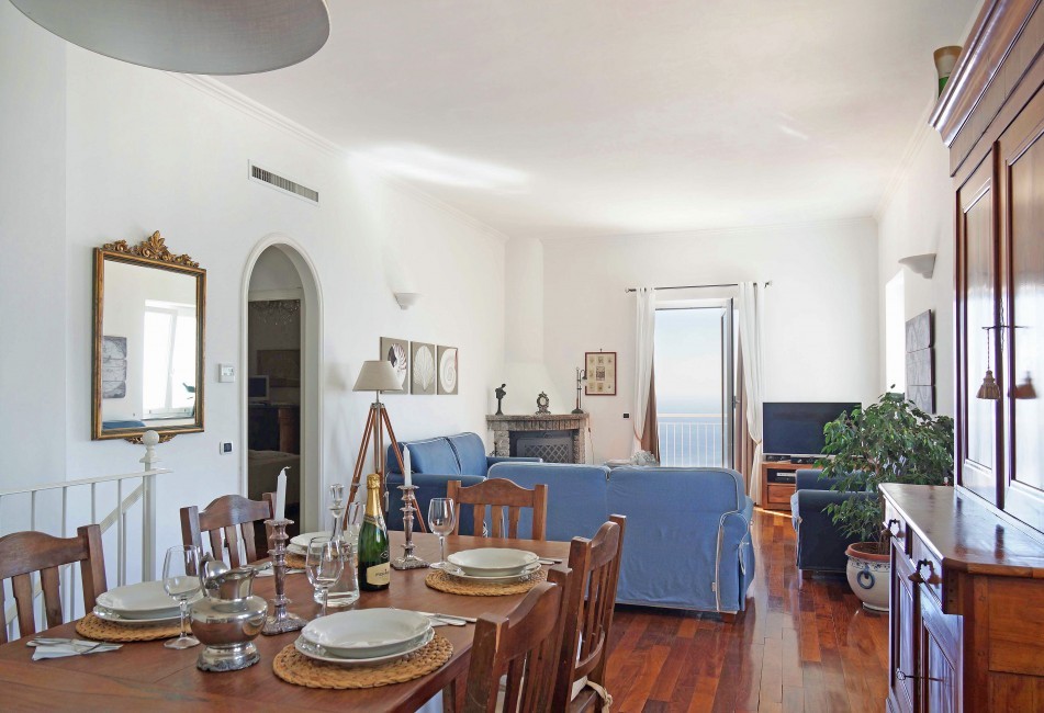 Italy:Amalfi:Sorrento:ITNA068_VillaSirena:diningroom591.jpg