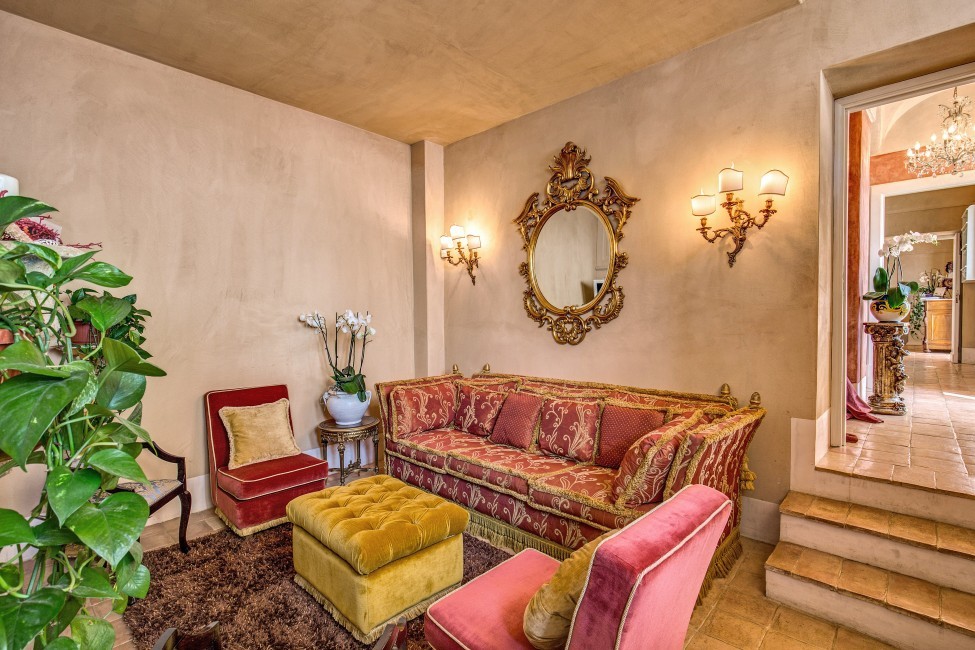 Italy:Amalfi:ITSA047_VillaBarocca:livingroom235.jpg