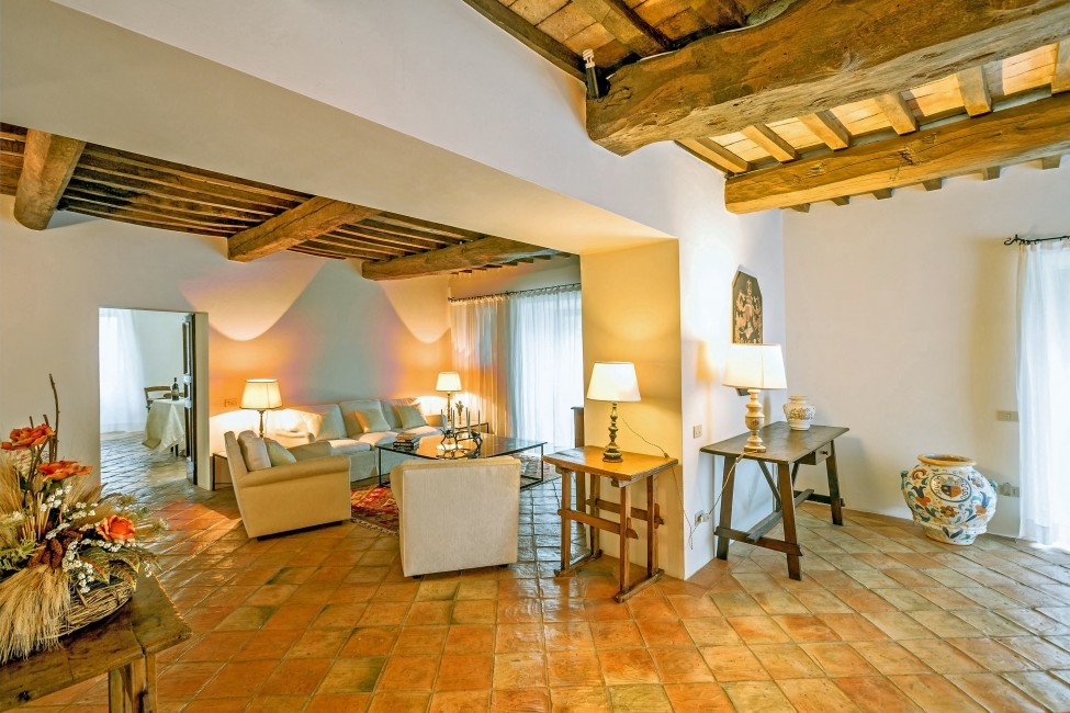 Italy:Umbria:Perugia:ITPG25_VillaFiaba:livingroom07.jpg