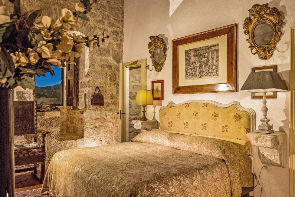Italy:Umbria:Assisi:ITPG21_CastelloFoligno::bedroom898.jpg