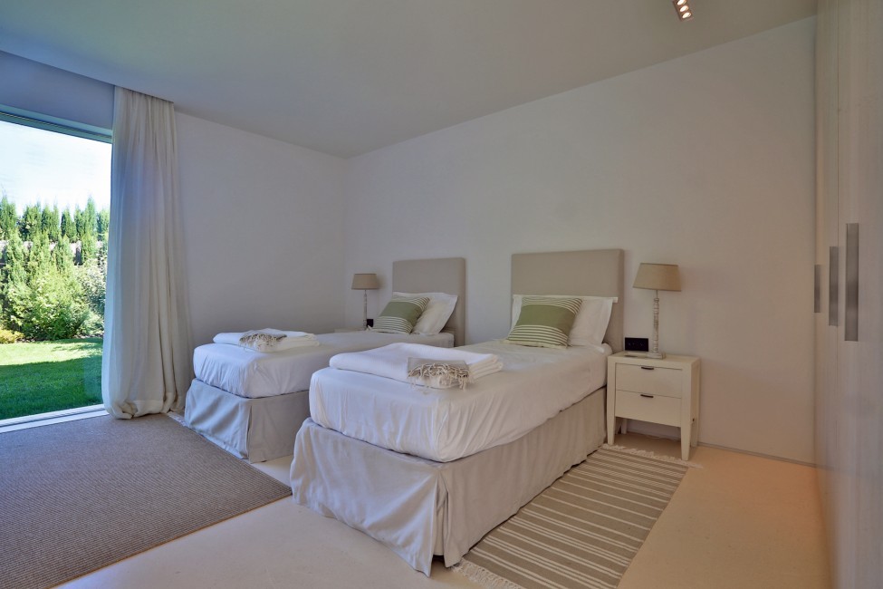Spain:Ibiza:CalaContaDream_VillaClarinda:bedroom13.jpg