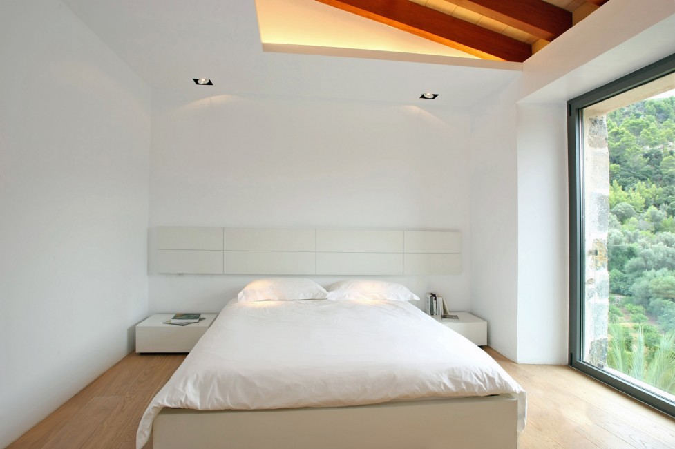 Spain:Mallorca:CasaHidalgo_VillaHortensia:bedroom35.JPG