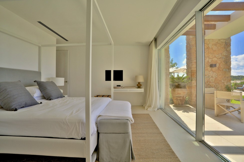 Spain:Ibiza:CalaContaDream_VillaClarinda:bedroom134.jpg