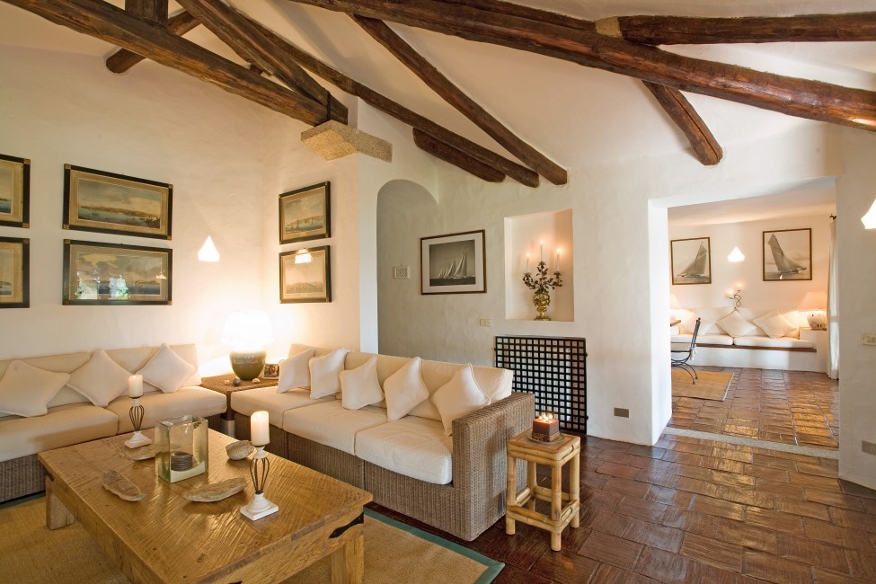Italy:Sardinia:CostaSmeralda:ITOT07_VillaEsme:livingroom01.jpg