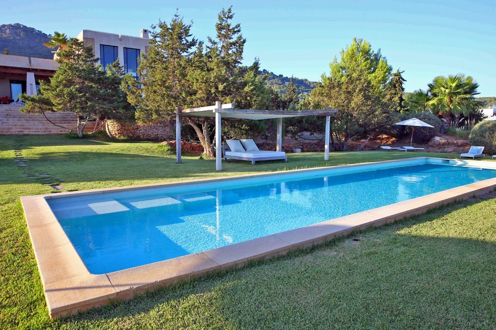 Spain:Ibiza:CastilloEsCubells_VillaCarmela:pool19.jpg