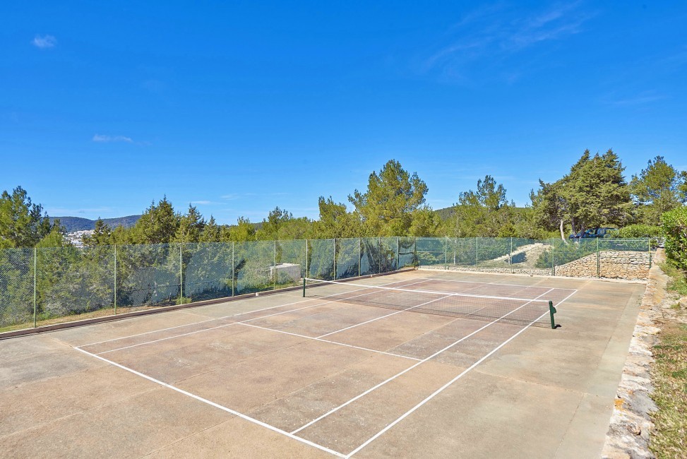 Spain:Ibiza:CanPaola_VillaPalmira:tenniscourt79.jpg