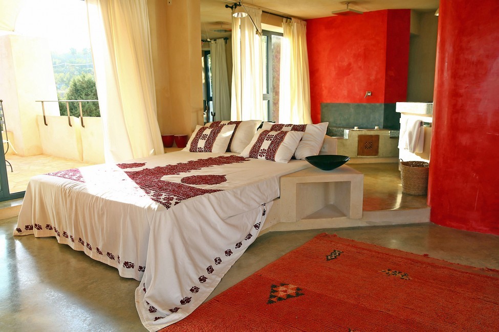 Spain:Ibiza:CastilloEsCubells_VillaCarmela:bedroom32.jpg