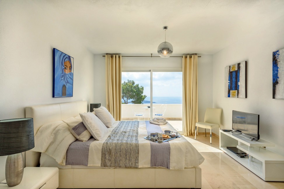 Spain:Ibiza:LaCasaRomero_VillaRafaela:bedroom16.jpg