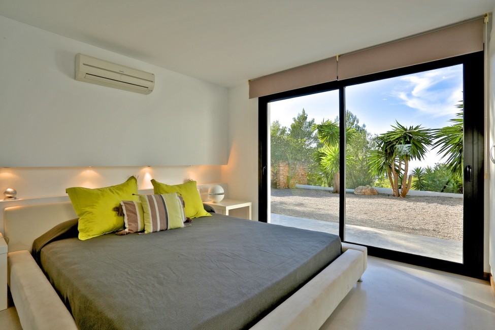 Spain:Ibiza:VillaLasPalomas_VillaPilar:bedroom018.jpg