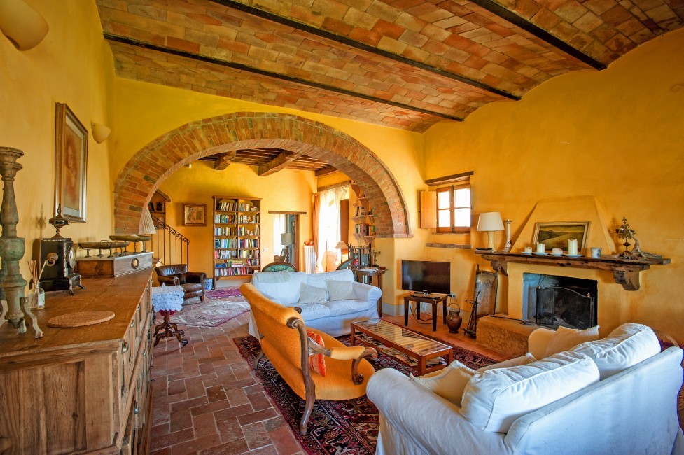 Italy:Tuscany:Siena:ITSI06VillaAllegra_VillaOrcia:livingroom25.jpg