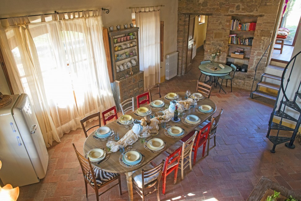 Italy:Tuscany:Orcia:ITSI05VillaPiccola_VillaPaolita:diningroom18.jpg