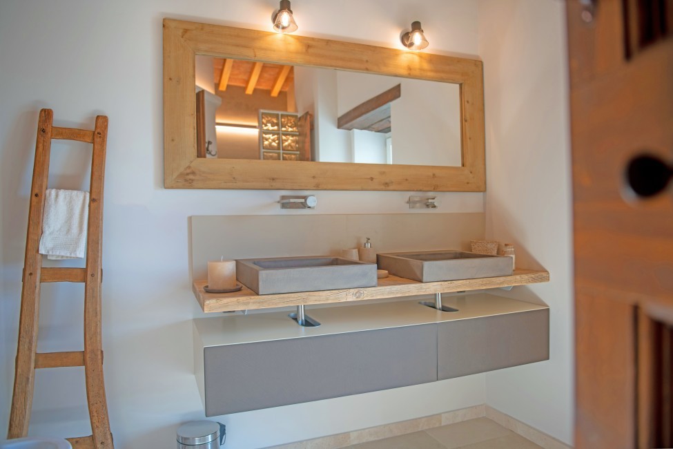 Italy:Umbria:Perugia:ITPG09VillaOtium_VillaOrio:bathroom54.jpg