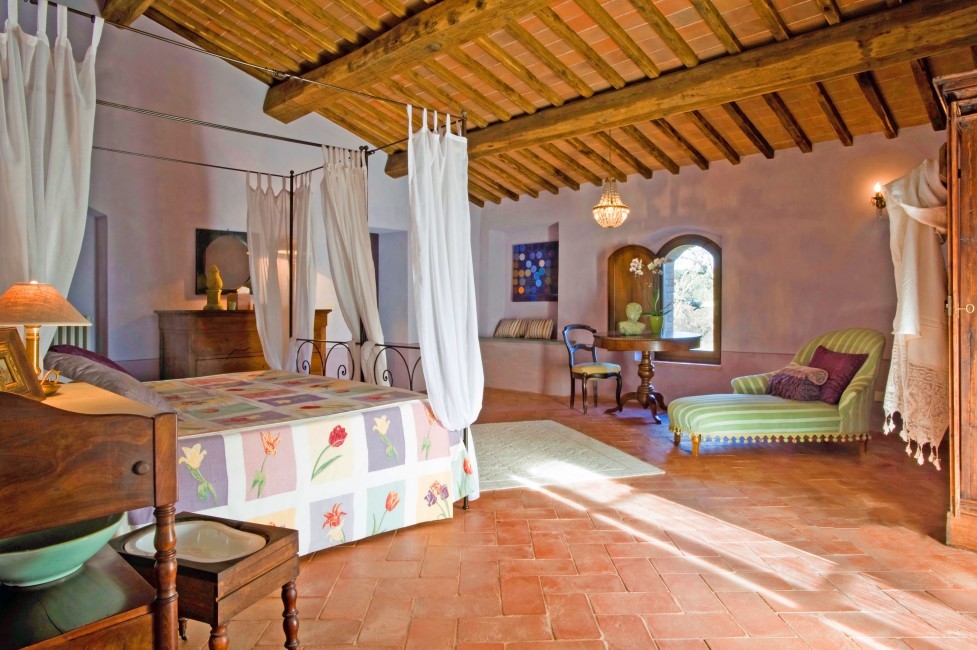 Italy:Tuscany:Siena:ITSI21VillaBata_VillaBetta:bedroom30.jpg