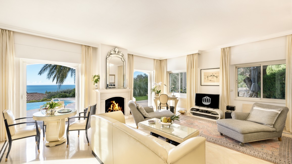 00024 Villa-Monaco_06.livingroom.jpg