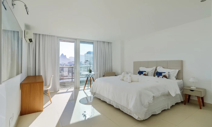 Penthouse Ador