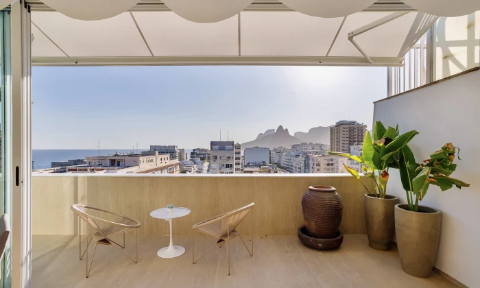 Penthouse Ador