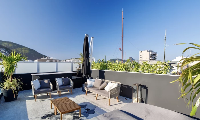 Penthouse Ador