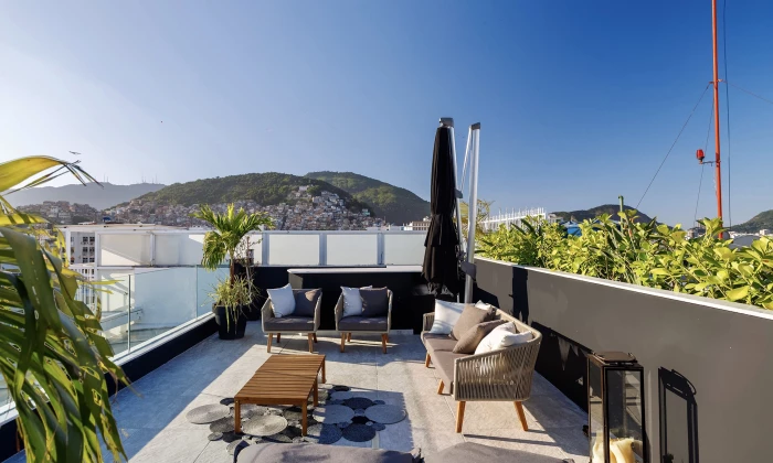 Penthouse Ador