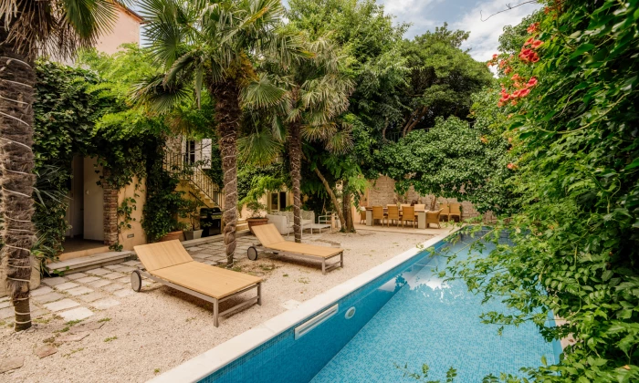 Villa Holi
