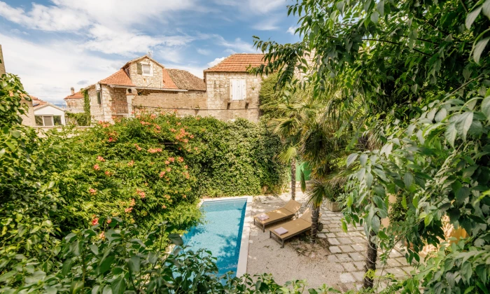 Villa Holi