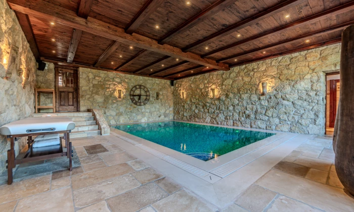 Tyrolia Estate