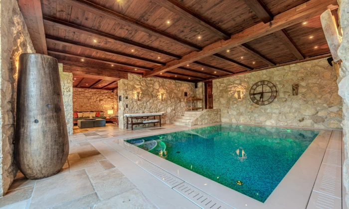 Tyrolia Estate