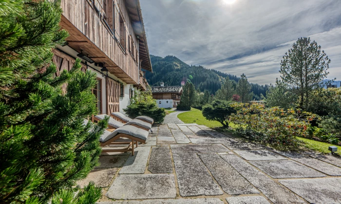 Tyrolia Estate