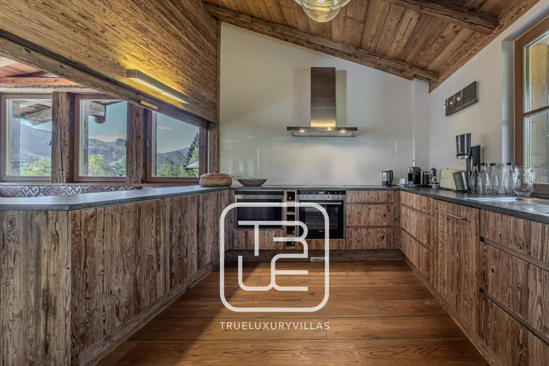 Chalet Zephyr