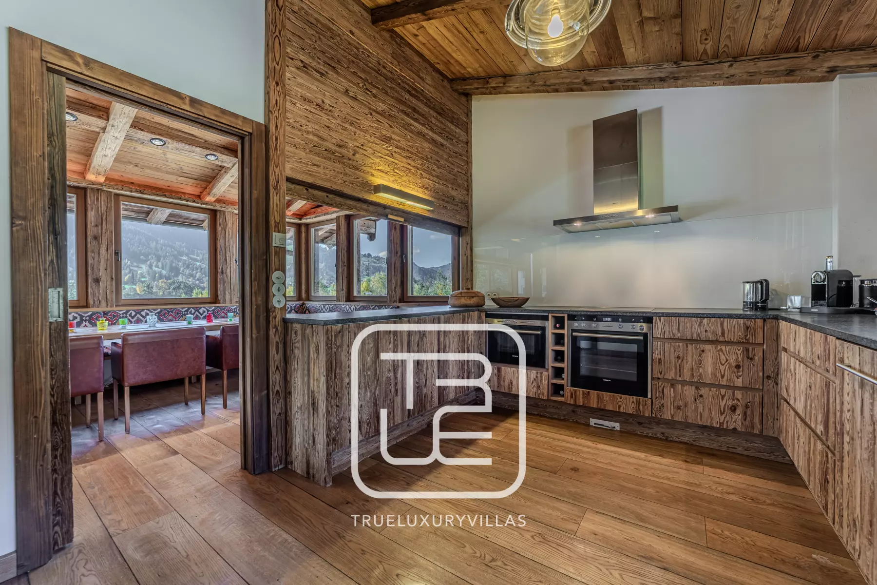 Chalet Zephyr